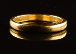 A 22ct gold wedding band / ring, Birmingham 1919, 4.6g, size P
