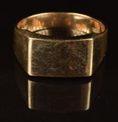 A 9ct gold signet ring, 7.2g, size U/V