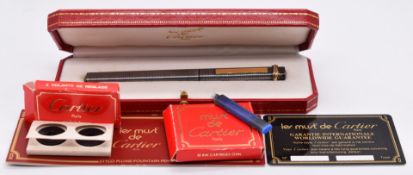 Must de Cartier Vendome oval silver fountain pen, in original fitted case with refills and