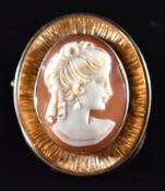 A 9ct gold brooch set with a cameo, 7.4g