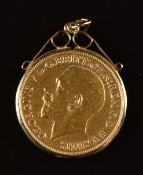 A 1913 gold full sovereign in 9ct gold pendant mount, 8.8g