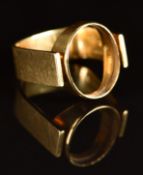 An 18k gold ring mount, 5.7g, size F