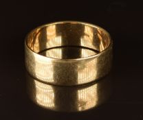 A 9ct gold wedding band / ring, 3.1g