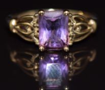 A 9k gold ring set with an amethyst, size L, 1.8g