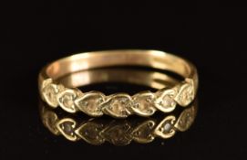 A 9ct gold ring set with spinel, 1.6g, size P