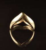 A 9ct gold wishbone ring, 3.2g, size L