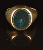A 9ct gold signet ring set with bloodstone, 4g, size O
