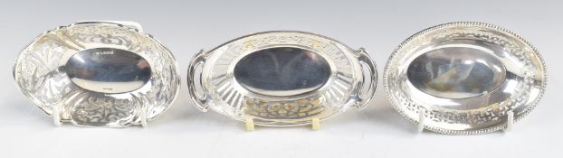 Three hallmarked silver pierced bowls or dishes, length of longest 12cm, weight of all three 95g