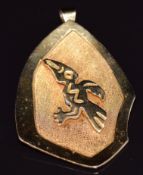 An 18k gold abstract pendant / brooch by Orosa, 9.6g