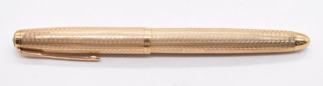 Hallmarked 9ct gold cased Parker 51 fountain pen, length 13.5cm