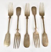 German set of five fiddle pattern 800 grade silver dessert forks, length 17.5cm, weight 168g