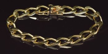 An 18k gold curb link bracelet, 31.5g