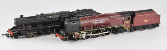 Two Wrenn 00 gauge model railway locomotives comprising City of London and 8F