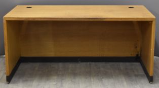 Gordon Russell of Broadway light oak desk or table, W156 x  D80 x H74cm