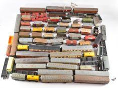 Large collection of Hornby Dublo 00 gauge model railway goods and passenger rolling stock