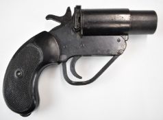 Unnamed 1 inch flare or signalling pistol with chequered composite grips, suspension loop and 3.5