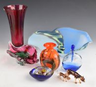 Ten pieces of clear and coloured glassware including Murano, flame / lamp work tigers, Isle of
