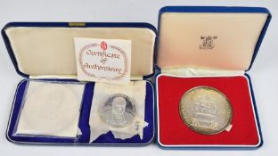 Winston Spencer Churchill centenary commemorative pair of silver coins in fitted case, 2.5
