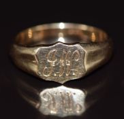 A 9ct gold signet ring, 2.6g, size I