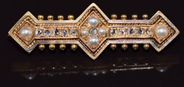 Victorian 9ct gold brooch set with split pearls and rose cut diamonds, 5.7g