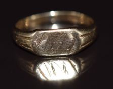 A 9ct gold signet ring, 2.3g, size M