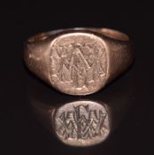 A c1910 9ct rose gold signet ring, 5.2g, size L