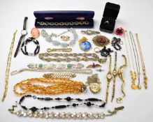A collection of costume jewellery including Art Deco beaded necklace, vintage necklace, Copenhagen