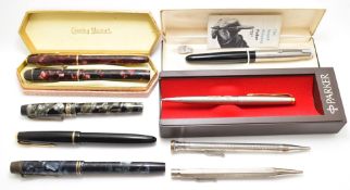 Nine fountain and ballpoint pens and propelling pencils to include Conway Stewart 12 and 286, Onoto,