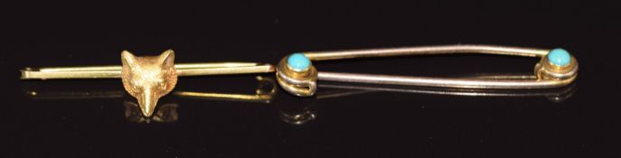 An 18ct gold brooch in the form of a fox's head (3.2g 4.5cm) and a 9ct rose gold brooch/ pin set