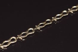 A 9ct gold bracelet, 6.8g 18cm