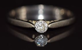 A 9ct white gold ring set with a diamond of approximately 0.25ct, 3g, size W