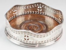 Georgian hallmarked silver bright cut wine coaster, London 1783, maker William Abdy I, diameter 12cm