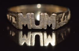 A 9ct gold ‘MUM’ ring, 1.8g, size P