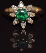 A 9ct gold ring set with a tourmaline and spinel, 2.7g, size L