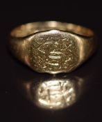 An 18ct gold signet ring, Birmingham 1919, 3g, size H