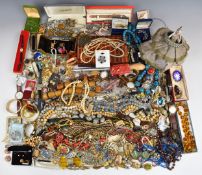 A collection of costume jewellery including Victorian and vintage brooches including jet, Hollywood,