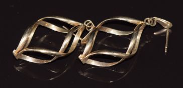 A pair of 9ct gold earrings in a twisted design, 3.4g