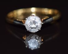 An 18ct gold ring set with cubic zirconia, 2g, size O