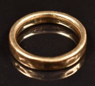 A 9ct gold wedding band / ring, 5g, size N