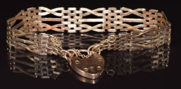 A 9ct rose gold gate bracelet with heart padlock clasp, 18.9g