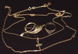 A collection of 9ct gold jewellery comprising cross pendant, chain, brooch, V shaped ring and a