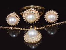 A suite of 14k gold jewellery set with pearls and diamonds comprising ring, necklace and earrings,