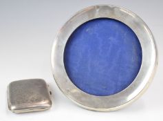 Hallmarked silver circular photograph frame with easel back, Birmingham 1911, maker Cornelius