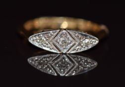 Art Deco 18ct gold ring set with diamonds in a platinum setting, 2.5g, size H