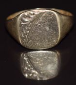 A 9ct gold signet ring, 2.4g, size S
