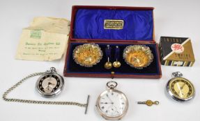 Cased pair of Victorian hallmarked silver open salts and spoons, Birmingham 1897, maker S