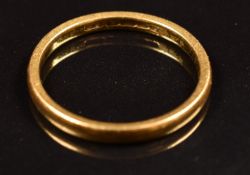 A 22ct gold wedding band / ring, 2.9g, size N