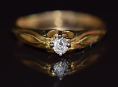 A 14k gold ring set with a diamond, 2.4g, size J