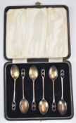 Cased set of six Art Deco hallmarked silver spoons, Birmingham 1940, maker J B Chatterley & Sons