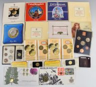 Royal Mint presentation packs to include Tercentenary £2 sets, First Decimals, Royal commemoratives,